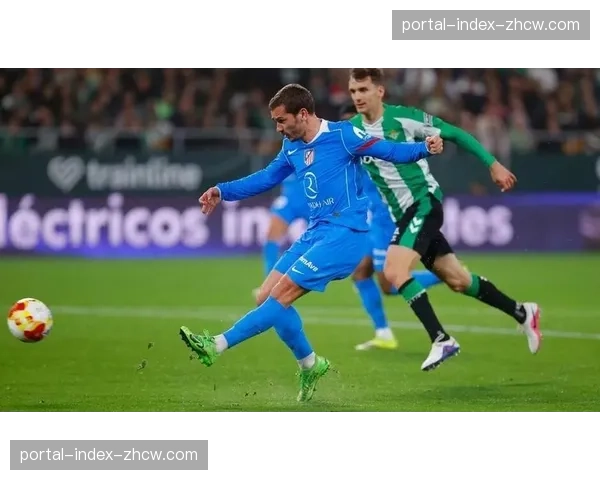 卢克曼无球跑动创造空间能力突出，马竞前场配合更加立体